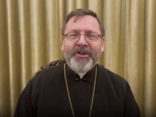 Đức Tổng giám mục  Sviatoslav Shevchuk phát biểu trong một thông điệp video vào ngày 28 tháng 2 năm 2022 (Ảnh chụp màn hình từ kênh YouTube của Đại học Công giáo Ukraine)