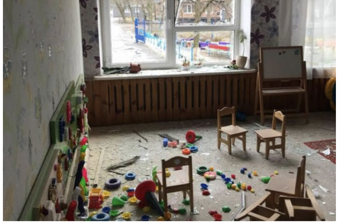 Một trường mẫu giáo ở Okhtyrka, một thành phố ở đông bắc Ukraine nơi xảy ra giao tranh dữ dội (Ảnh: VP Thư ký của Đức Tổng Giám mục Shevchuk ở Rôma)