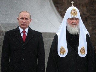 Tổng thống Nga Vladimir Putin và Đức Thượng phụ Giáo hội Chính thống Nga Kirill.