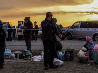 Người dân Ukraine tại biên giới với Ba Lan (Ảnh: Caritas Polonia)