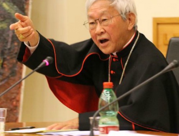 Đức Hồng Y Joseph Zen Ze-kiun, nguyên Giám mục Địa phận Hồng Kông, phát biểu tại Đại học Giáo hoàngUrbaniana ở Rome, ngày 18 tháng 11 năm 2014 (Ảnh: Bohumil Petrik / CNA)