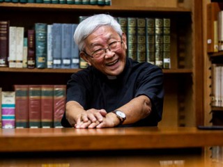 Trong bức ảnh được chụp vào ngày 11 tháng 9 năm 2020, Đức Hồng Y Joseph Zen, nguyên giám mục Hồng Kông, phát biểu trong cuộc phỏng vấn với AFP tại Viện Nghiên cứu Salêdiêng ở Hồng Kông (Ảnh: Isaac Lawrence / AFP / Getty)