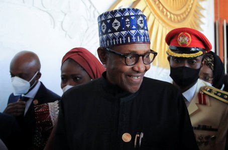 Tổng thống Nigeria Muhammadu Buhari trong bức ảnh được chụp ở Addis Ababa, Ethiopia, ngày 5 tháng 2 năm 2022. Vào ngày 3 tháng 5, ông Buhari phát biểu với các Giám mục Tây Phi rằng ông đánh giá cao Thông điệp “Fratelli Tutti” của Đức Thánh Cha Phanxicô vì đã đề xuất một số ý tưởng táo bạo và quyết liệt nhất về việc đảm bảo sự thống nhất, hòa bình và an ninh của nhân loại (Ảnh: CNS / Tiksa Negeri, Reuters)