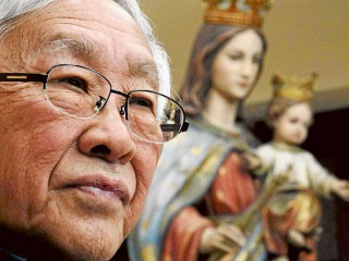 Đức Hồng y Zen phát biểu trong một cuộc họp báo vào năm 2018 (Ảnh: CNS, Joseph Yip, Reuters)