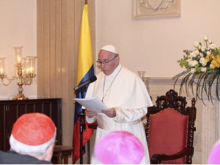 Đức Thánh Cha Phanxicô phát biểu với ủy ban điều hành của CELAM tại Tòa Khâm Sứ Tòa Thánh ở Bogota, ngày 7 tháng 9 năm 2017 (Ảnh: Alvaro de Juana / CNA)