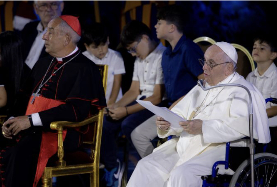 Đức Thánh Cha Phanxicô phát biểu tại lễ khai mạc Đại hội Gia đình Thế giới tại Hội trường Phaolô VI của Vatican, ngày 22 tháng 6 năm 2022 (Ảnh: Daniel Ibanez / CNA)