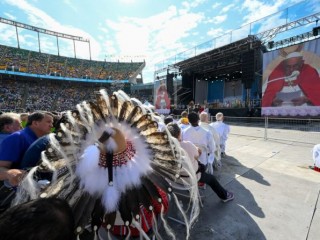 Đức Thánh Cha Phanxicô cử hành Thánh lễ từ Sân vận động Commonwealth ở Edmonton, Alberta, vào ngày 26 tháng 7 năm 2022 (Ảnh: Truyền thông Vatican)