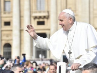 Đức Thánh Cha Phanxicô trong buổi Tiếp kiến Chung hàng tuần tại Quảng trường Thánh  Phêrô, ngày 1 tháng 5 năm 2019 (Ảnh: Truyền thông Vatican)