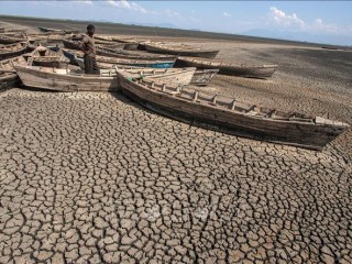Cảnh khô hạn tại hồ Chilwa ở khu vực Zomba, miền đông Malawi, ngày 19 tháng 10 (Ảnh: AFP)
