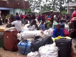 Những người tản cư chạy trốn chiến tranh ở Cameroon