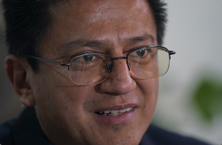 Cha Jorge Atilano Gonzalez Candia, Linh mục và Cố vấn của Dòng Tên tại Mexico, người được chỉ định tham gia vụ án hai Linh mục Dòng Tên bị giết hại ở Mexico, trả lời phỏng vấn tại văn phòng ở Thành phố Mexico, Thứ Năm, ngày 1 tháng 9 năm 2022. Cha Gonzalez cho biết việc điều tra, thay đổi cấu trúc địa phương và ý chí chính trị là cần thiết để thực hiện những thay đổi sẽ tạo ra hòa bình (Ảnh: Fernando Llano / AP)