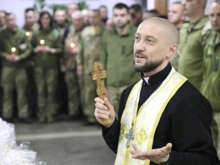 Linh mục Andriy Zelinskyy S.J., giảng viên tại Đại học Công giáo Ukraine và là Tuyên úy quân đội Ukraine