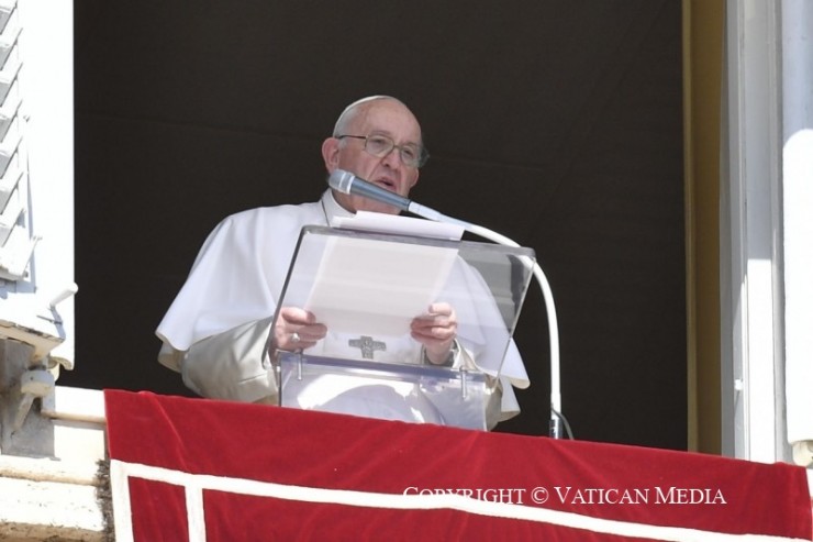 Đức Thánh Cha Phanxicô chia sẻ trong giờ Kinh Truyền Tin hôm Chúa nhật ngày 16 tháng 10 tại Quảng trường Thánh Phêrô (Ảnh: Truyền thông Vatican) 