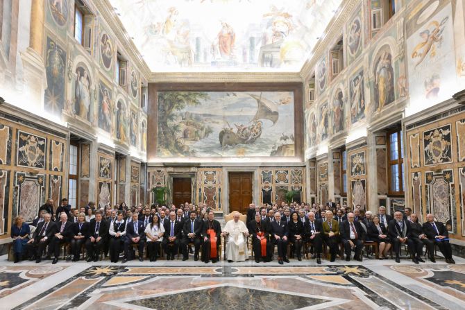 Đức Thánh Cha Phanxicô tiếp kiến phái đoàn của Đại hội Do Thái Thế giới tại Vatican hôm thứ Ba, ngày 22 tháng 11 (Ảnh: Truyền thông Vatican)
