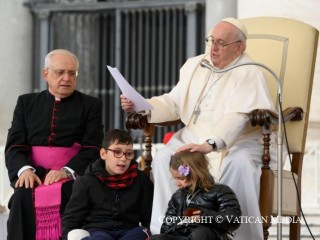 Đức Thánh Cha Phanxicô chia sẻ trong buổi tiếp kiến chung hàng tuần tại Quảng trường Thánh Phêrô hôm thứ Tư ngày 9 tháng 11 (Ảnh: Truyền thông Vatican)