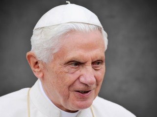 Đức Giáo hoàng Danh dự Bênêđictô XVI trong chuyến viếng thăm Berlin, Đức, năm 2011 (Ảnh: Alamy)