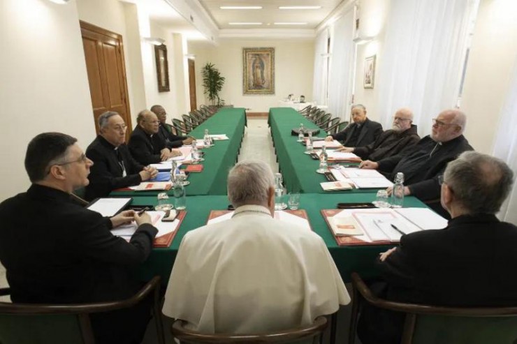 Hội đồng Hồng y Cố vấn nhóm họp với Đức Thánh Cha Phanxicô vào ngày 21 tháng 2 năm 2022 (Ảnh: Truyền thông Vatican)