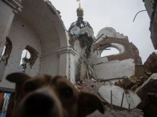 Một Nhà thờ Chính thống giáo bị hư hại do cuộc tấn công của Nga ở vùng Donetsk của Ukraine (Ảnh: vatican News)