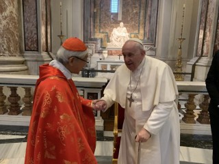 Đức Thánh Cha Phanxicô với Đức Hồng Y Joseph Zen Ze-kiun (@ Truyền thông Vatican)