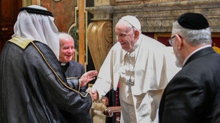 Đức Thánh Cha gặp gỡ các tham dự viên tham gia cuộc gặp gỡ 'Lời kêu gọi Rôma', được tổ chức bởi Học viện Giáo hoàng về Sự sống và Quỹ Renaissance Foundation (Ảnh: Truyền thông Vatican)