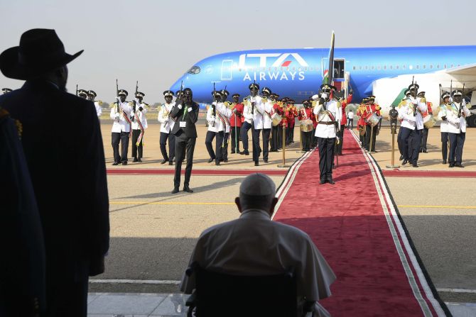 Đức Thánh Cha Phanxicô đã đến Nam Sudan vào ngày 3 tháng 2 năm 2023, trở thành vị Giáo hoàng đầu tiên đến thăm đất nước này và hoàn thành hy vọng kéo dài nhiều năm là thực hiện một chuyến Tông du đại kết đến đất nước đang bị chiến tranh tàn phá (Ảnh: Truyền thông Vatican)