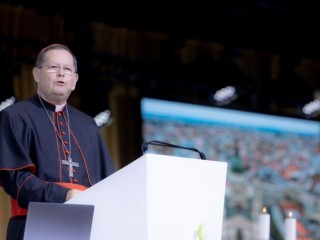 Đức Hồng Y Gérald Lacroix Địa phận Quebec phát biểu tại Đại hội Thánh Thể Quốc tế ở Budapest, Hungary, ngày 7 tháng 9 năm 2021 (Ảnh: Daniel Ibáñez/CNA)