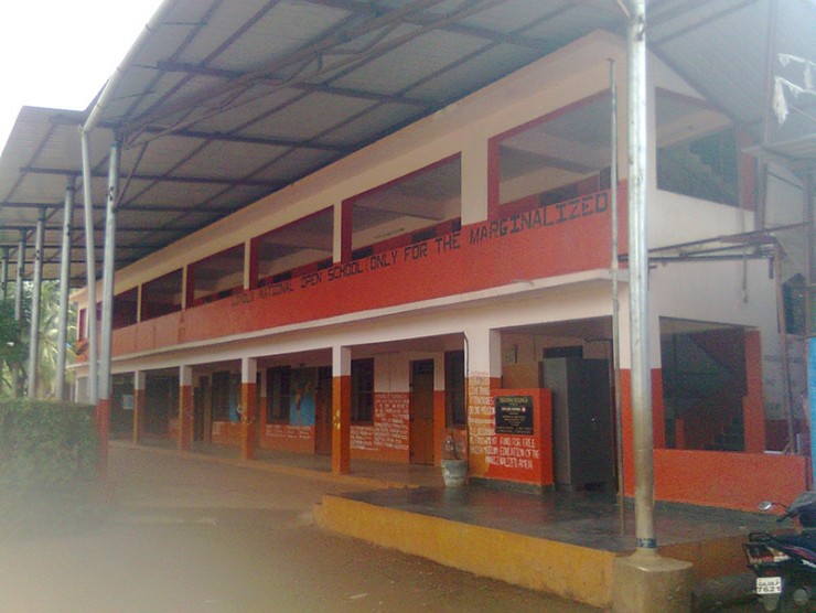 india_goa_school01