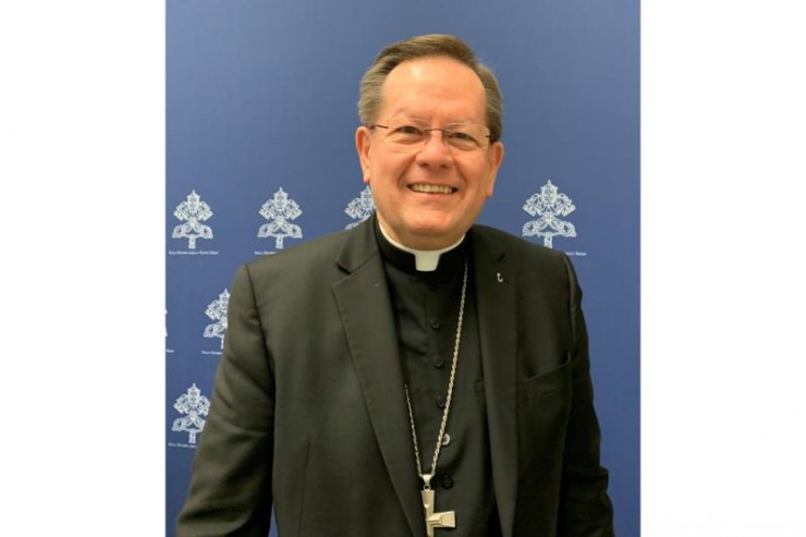 Đức Hồng Y Gérald Lacroix Địa phận Quebec trong bức ảnh được chụp sau cuộc họp báo tại Vatican vào  ngày 14 tháng 2 năm 2023. Đức Thánh Cha Phanxicô đã bổ nhiệm ngài là một trong năm thành viên mới của Hội đồng Hồng y quốc tế của ngài ngày 7 tháng 3 năm 2023. (Ảnh: CNS/Cindy Wooden)