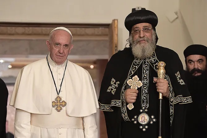 Đức Thánh Cha Phanxicô với Đức Tawadros II, Thượng phụ Chính thống giáo Coptic của Alexandria, tại Cairo, Ai Cập, ngày 28 tháng 4 năm 2017 (Ảnh: L'Osservatore Romano)