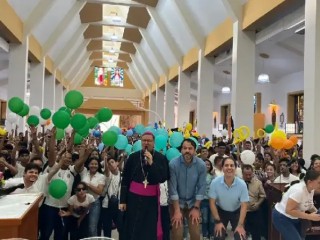 Ông Luis Vildoso tham gia một cuộc họp của những người trẻ tuổi của dự án Araure, ở Venezuela (2023) |ACN