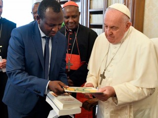 Đức Thánh Cha Phanxicô tiếp kiến các nhà quảng bá Hiệp ước Giáo dục Châu Phi (Ảnh: Truyền thông Vatican)