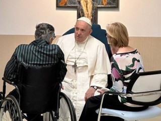 Đức Thánh Cha Phanxicô tại Bệnh viện Gemelli ở Rôma (Ảnh: Vatican News)