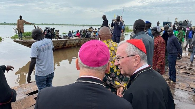 Đức Hồng Y Parolin ở Malakal (Ảnh: Vatican News)