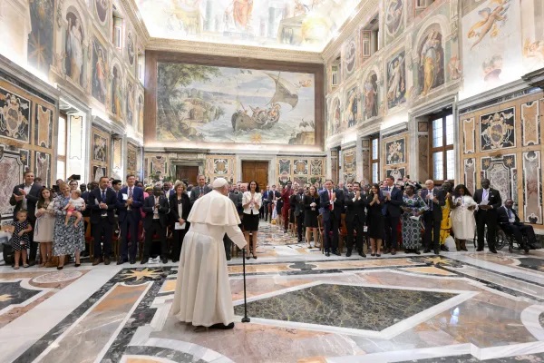 Đức Thánh Cha Phanxicô gặp gỡ Mạng lưới các nhà lập pháp Công giáo Quốc tế tại Vatican vào ngày 26 tháng 8 năm 2023 (Ảnh: Truyền thông Vatican)