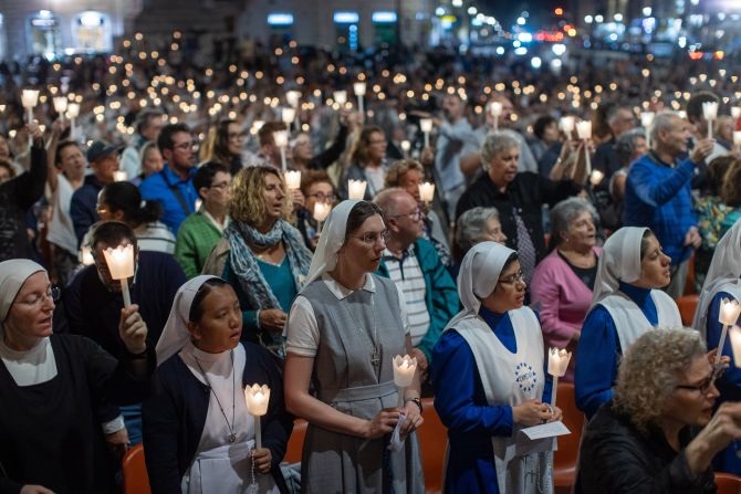 231015-holy-rosary-fot-the-peace-daniel-ibanez-25