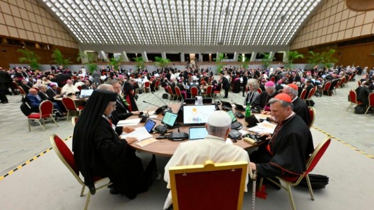 Đức Thánh Cha Phanxicô tại Phiên họp chung đầu tiên của Thượng Hội đồng về Hiệp hành (Ảnh: Vatican News)