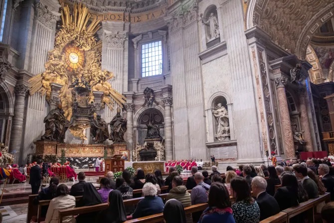 231103-holy-mass-in-memory-of-the-supreme-pontiff-benedict-xvi-and-the-cardinals-and-bishops-who-died-over-the-course-of-the-year-at-the-altar-of-the-chair-in-st-peter-s-basilica-daniel-ibanez-2