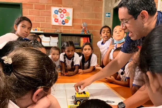 Coromoto 2020 tìm cách trao quyền cho các giáo viên từ những cộng đồng khó khăn nhất ở Venezuela (Ảnh: Coromoto 2020)
