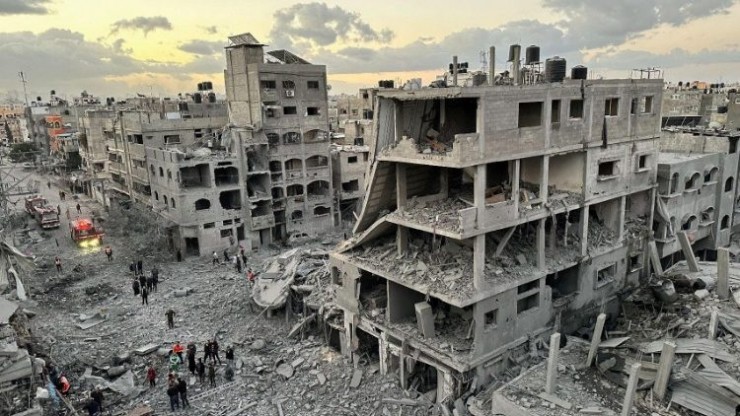 Những ngôi nhà đổ nát ở trại tị nạn Jabalia, Gaza (Ảnh: Vatican News)