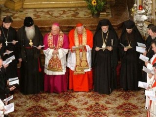 Các nhà lãnh đạo Kitô giáo cùng nhau cầu nguyện (Ảnh: Vatican News)