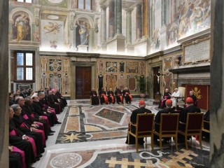 Đức Thánh Cha Phanxicô gặp gỡ các thành viên của Bộ Giáo lý Đức tin (DDF) của Vatican vào Thứ Sáu, ngày 26 tháng 1 năm 2024 (Ảnh: Truyền thông Vatican)