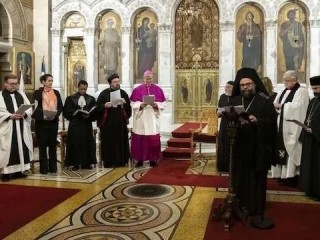 Đức Tổng Giám mục  Chính thống Hy Lạp Dimitrios Ploumis của Pháp, cử hành Thánh lễ trong Tuần lễ Cầu nguyện cho sự Hiệp nhất Kitô giáo vào ngày 19 tháng 1 năm 2024  (Ảnh: Corinne SIMON / HANS LUCAS)