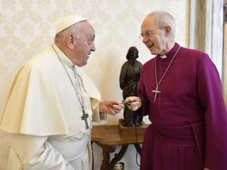 Đức Thánh Cha Phanxicô và Đức Tổng Giám mục Địa phận Canterbury trong cuộc gặp gỡ tại Vatican (Ảnh: Truyền thông Vatican)