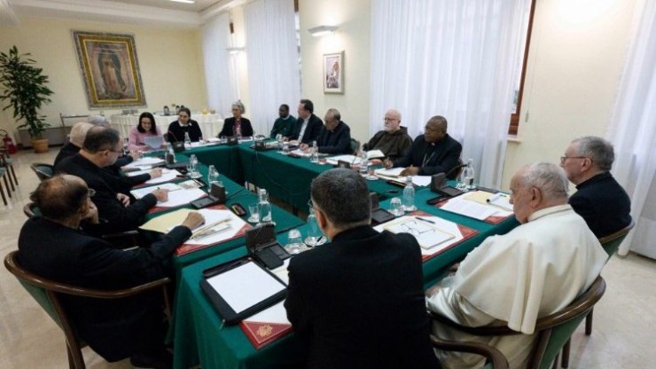 Đức Thánh Cha Phanxicô chủ trì cuộc họp của Hội đồng Hồng y Cố vấn tại Vatican (Ảnh: Truyền thông Vatican)