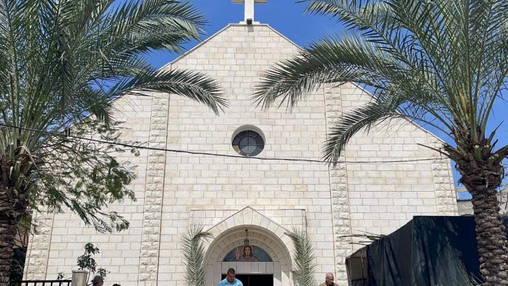 Giáo xứ Công giáo Thánh Gia ở Gaza vào Chúa Nhật Lễ Lá (Ảnh: AFP)