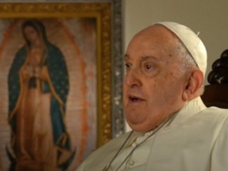 Đức Thánh Cha Phanxicô phát biểu trong cuộc phỏng vấn với CBS (Ảnh: Vatican News)