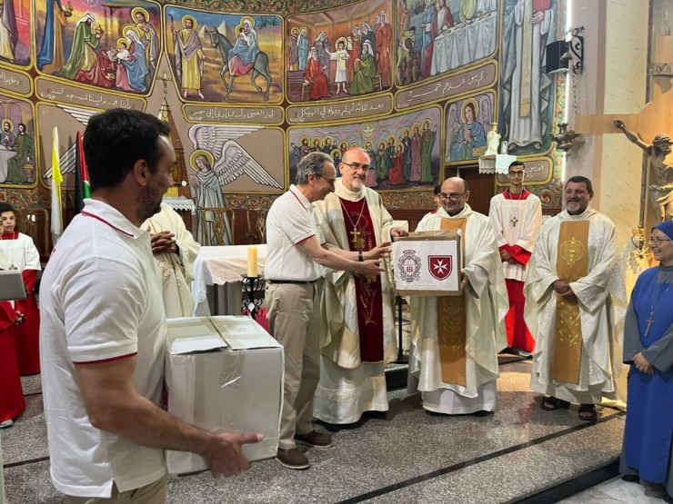 Đức Hồng Y Pierbattista Pizzaballa, Thượng Phụ nghi lễ Latinh của Giêrusalem, tại Nhà thờ Thánh Gia ở Gaza, ngày 16 tháng 5 năm 2024 (Ảnh: Tòa Thượng phụ nghi lễ Latinh tại Giêrusalem)