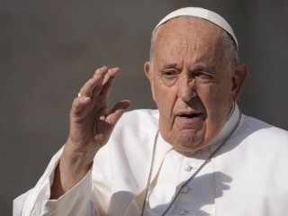 Đức Thánh Cha Phanxicô xuất hiện trong buổi tiếp kiến ​​chung hàng tuần tại Quảng trường Thánh Phêrô, Vatican, Thứ Tư, ngày 22 tháng 5 năm 2024 (Ảnh: AP / Andrew Medichini)