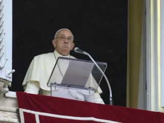 Đức Thánh Cha Phanxicô chia sẻ trong giờ Kinh Truyền Tin,  hôm Chúa nhật, ngày 2 tháng Sáu, Lễ Trọng kính Mình Máu Thánh Chúa Kitô (Ảnh: Truyền thông Vatican)