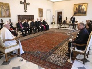 Đức Thánh Cha Phanxicô gặp gỡ phái đoàn từ Liên đoàn Lutheran Thế giới vào ngày 20 tháng 6 năm 2024, tại Điện Tông Tòa ở Vatican (Ảnh: Truyền thông Vatican)